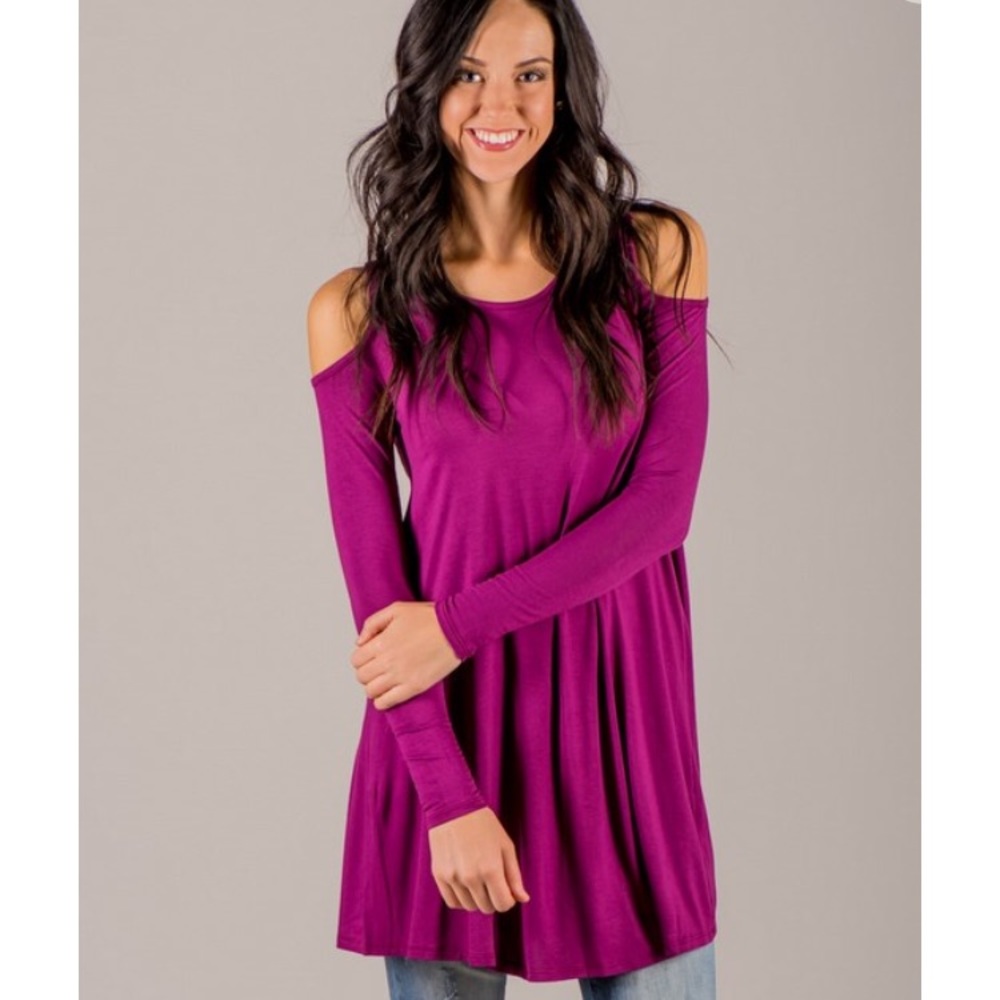 LONG SLEEVE OPEN SHOULDER TUNIC BNWOT